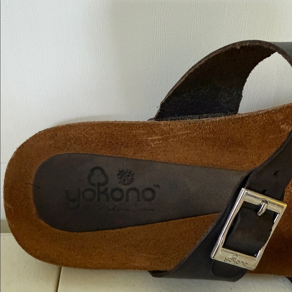 Yukono Women's Black Two-Strap Buckle Sandals with Cross Over Upper (sz 7.5) - Picture 6 of 8